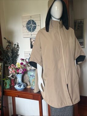 Unique zip up/reversible, black,/Beige Hooded Cape Coat -removable hood.One size